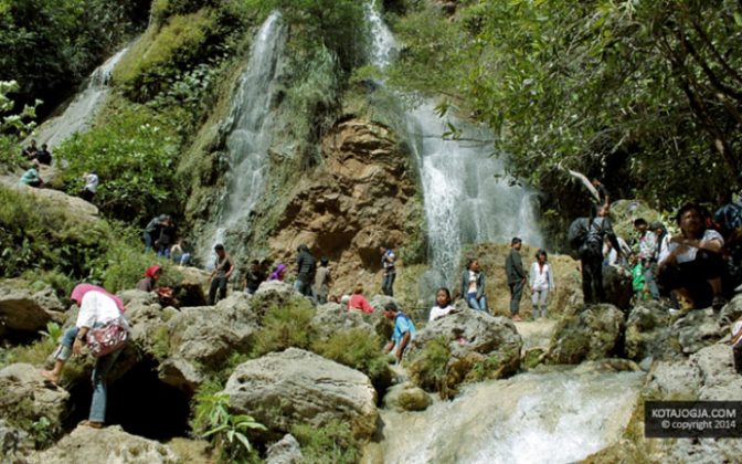 air terjun sri gethuk