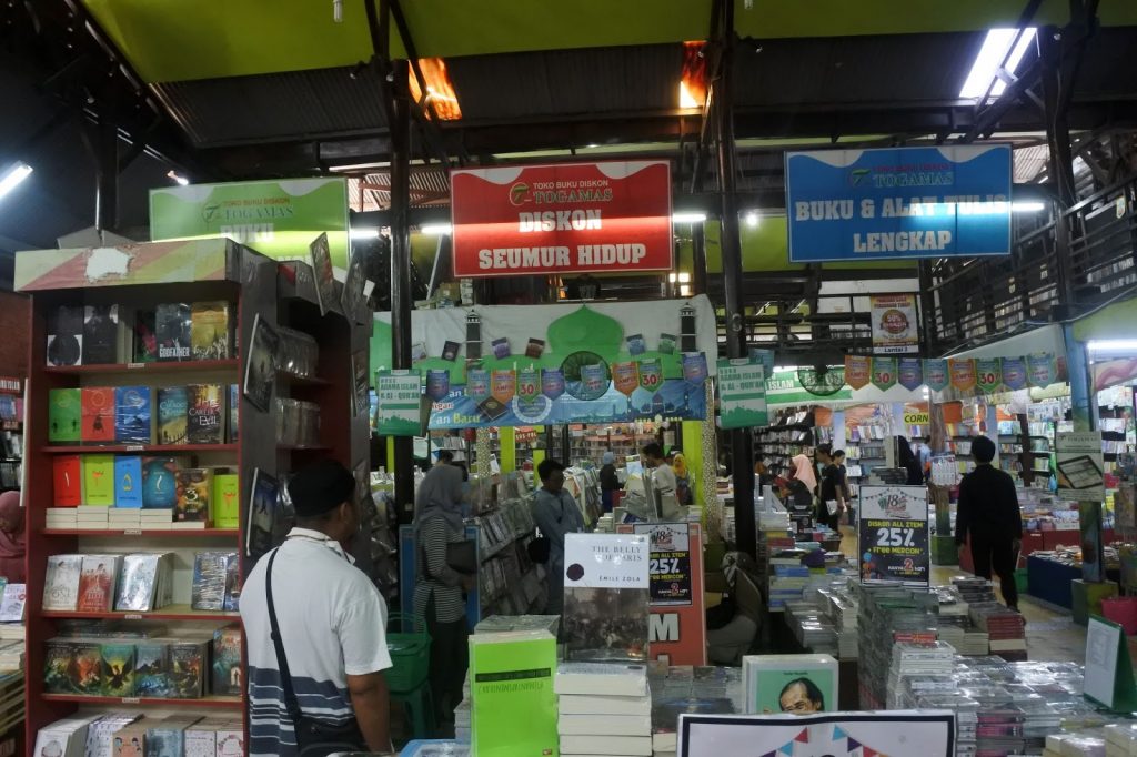  Tempat  Beli  Buku Murah dan Paling Lengkap di Jogja