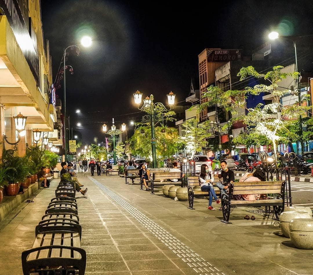 Suasana Kota Jogja Malam Hari Silvy Gambar